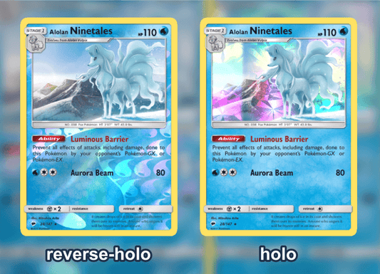 Een Holo en een Reverse Holo Pokémon kaart naast elkaar