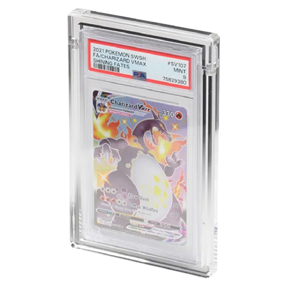 The Acrylic Box – Graded Card Display (Premium) dicht met graded kaart
